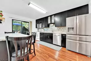 183 Kingsberry Dr, Franklin Township, NJ 08873 - Photo 6