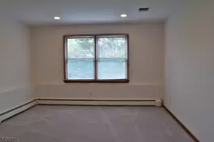 28 Elmhurst St, Elmwood Park, NJ 07407 - Photo 6