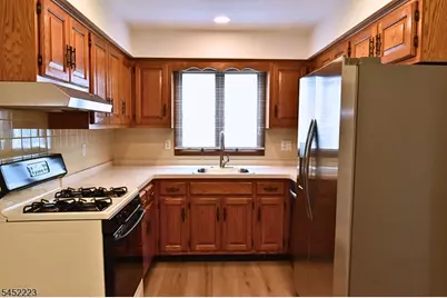 28 Elmhurst St #1, Elmwood Park, NJ 07407 - Photo 8