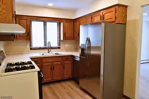 28 Elmhurst St, Elmwood Park, NJ 07407 - Photo 12
