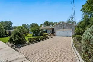 196 Hawthorne Dr, Clark Township, NJ 07066 - Photo 2