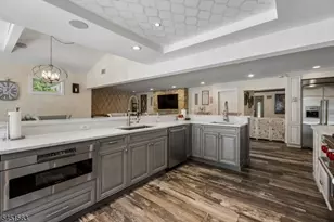 196 Hawthorne Dr, Clark Township, NJ 07066 - Photo 8