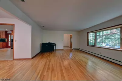 34 Knoll Rd, Wayne, NJ 07470 - Photo 2