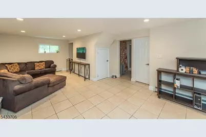 9 Albert St, West Milford, NJ 07480 - Photo 10