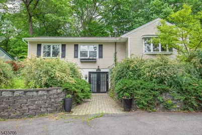 9 Albert St, West Milford, NJ 07480 - Photo 2