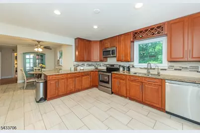 9 Albert St, West Milford, NJ 07480 - Photo 6