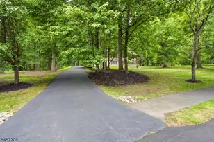 9 Stirrup Way, Franklin Township, NJ 08540 - Photo 4