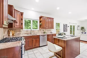9 Stirrup Way, Franklin Township, NJ 08540 - Photo 14