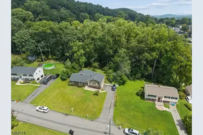 10 Holly Dr, Denville, NJ 07834 - Photo 38