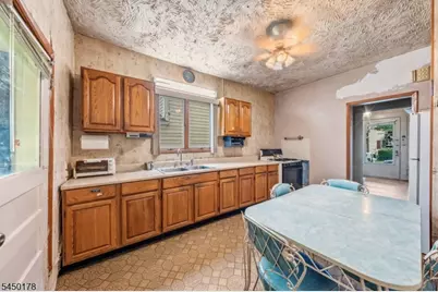 614 16 Bailey Ave, Elizabeth, NJ 07208 - Photo 10