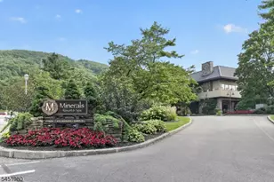2 Chamonix Dr, Vernon, NJ 07462 - Photo 14
