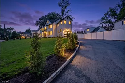 10 Shawnee Rd, Cranford Township, NJ 07016 - Photo 4
