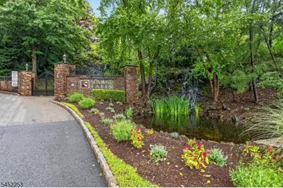 252 Ridge Dr, Pompton Lakes, NJ 07442 - Photo 2