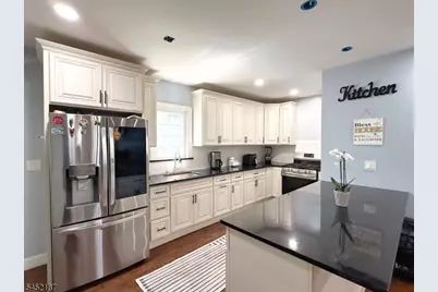 156 E 8th Ave, Roselle, NJ 07203 - Photo 6