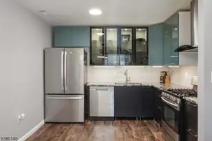 90 Farnham Square, Sayreville Boro, NJ 08859 - Photo 4