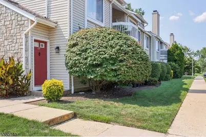 90 Farnham Sq #290, Sayreville Boro, NJ 08859 - Photo 2