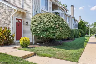 90 Farnham Square, Sayreville Boro, NJ 08859 - Photo 2