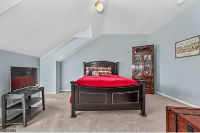 5 Indian Plantation St, Raritan Township, NJ 08822 - Photo 14