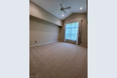 116 Wallace Ct, Green Brook Township, NJ 08812 - Photo 10