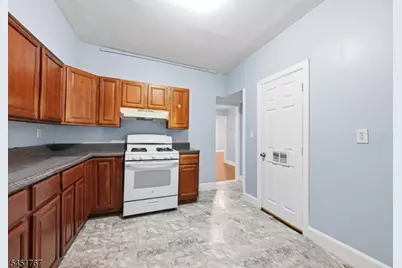 21 N 18th St, East Orange, NJ 07017 - Photo 12