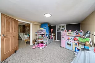 147 Claremont Ave, Verona Twp., NJ 07044 - Photo 16