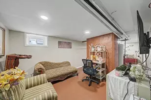 315 Elizabeth St, Orange, NJ 07050 - Photo 32