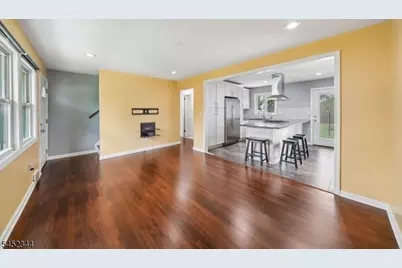 23 W Henry Pl, Woodbridge Township, NJ 08830 - Photo 6