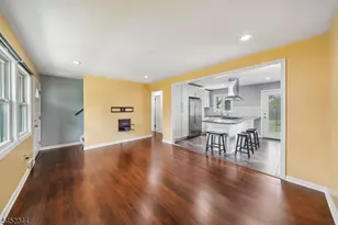 23 W Henry Pl, Woodbridge Township, NJ 08830 - Photo 6