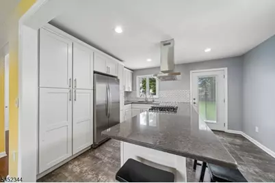23 W Henry Pl, Woodbridge Township, NJ 08830 - Photo 8