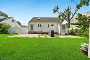 23 W Henry Pl, Woodbridge Township, NJ 08830 - Photo 28