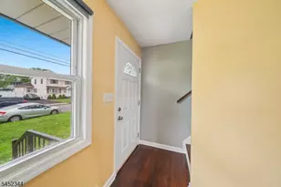 23 W Henry Pl, Woodbridge Township, NJ 08830 - Photo 4