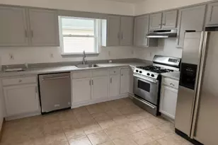 821 Jackson Ave, Linden, NJ 07036 - Photo 2