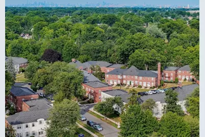 46 F Parkway Village, Cranford Township, NJ 07016 - Photo 18