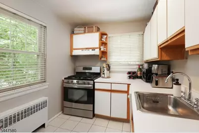 46 F Parkway Village, Cranford Township, NJ 07016 - Photo 12