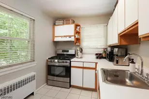 46 F Parkway Village, Cranford Township, NJ 07016 - Photo 12