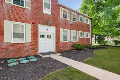 46 F Parkway Village, Cranford Township, NJ 07016 - Photo 2