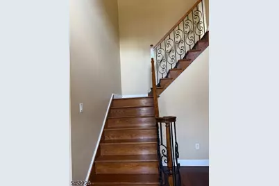 17 Aaron Ct, Bridgewater, NJ 08807 - Photo 2