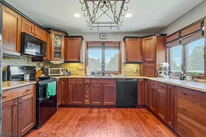 55 Shawnee Trl, Sparta Township, NJ 07871 - Photo 12