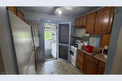 1008-10 E Front St, Plainfield, NJ 07062 - Photo 8