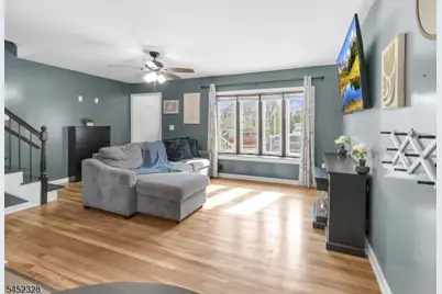 4 Carter Pl, Sayreville, NJ 08859 - Photo 10