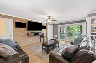 60 Deanna Dr Apt, Hillsborough Township, NJ 08844 - Photo 4
