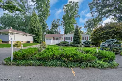 9 Belaire Dr, Roseland, NJ 07068 - Photo 6