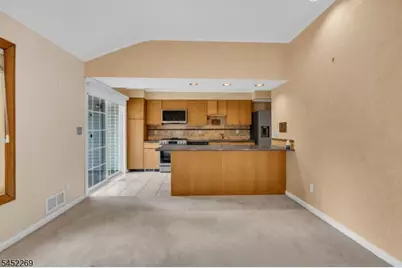 9 Belaire Dr, Roseland, NJ 07068 - Photo 12