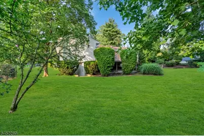 9 Belaire Dr, Roseland, NJ 07068 - Photo 40