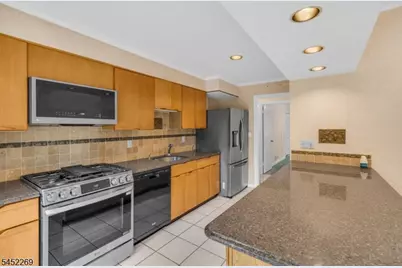 9 Belaire Dr, Roseland, NJ 07068 - Photo 16