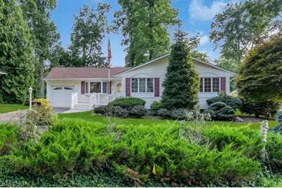 9 Belaire Dr, Roseland, NJ 07068 - Photo 1