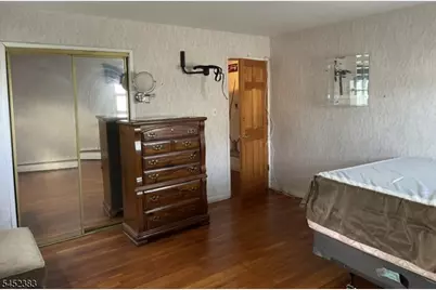 100 Wortylko St, Carteret, NJ 07008 - Photo 18