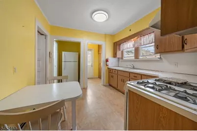710 Bailey Ave, Elizabeth, NJ 07208 - Photo 8