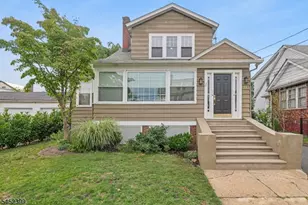 11 Brookwood Dr, Maplewood, NJ 07040 - Photo 1