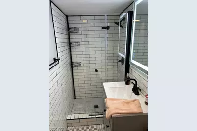 60 Parkway Dr #12J, East Orange, NJ 07017 - Photo 8